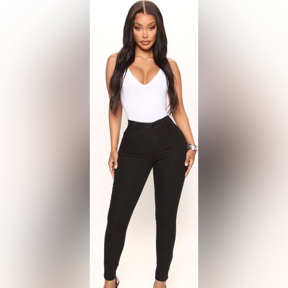 Fashion Nova “Cassie elastic waistband” skinny jeans. Size 15